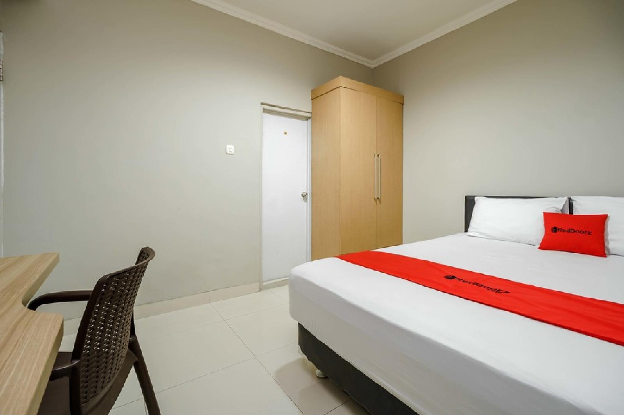 เรดดอร์ซ แอท มังกา เบซาร์ 2 Hotel จาการ์ตา ภายนอก รูปภาพ