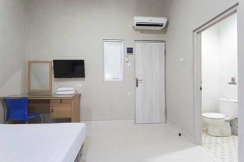 เรดดอร์ซ แอท มังกา เบซาร์ 2 Hotel จาการ์ตา ภายนอก รูปภาพ